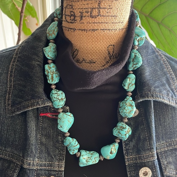 Vintage “Faux Turquoise” Natural Stone Chunky Necklace With Silver Beads - Picture 6 of 12